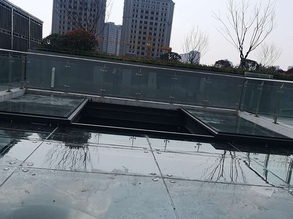 180型電動(dòng)平移天窗